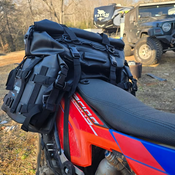 Nomad Moto  50L Rackless system on a Beta