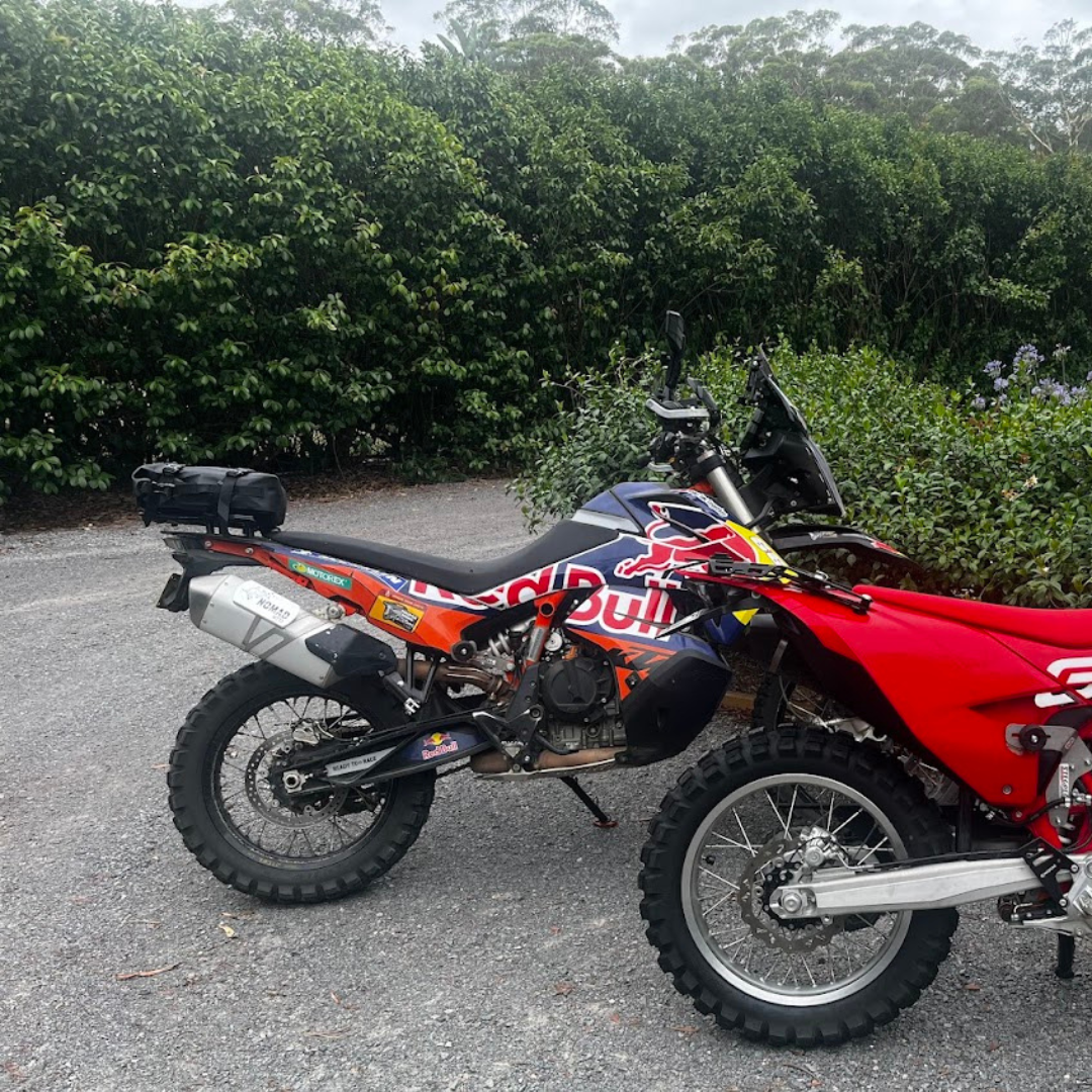 Nomad Moto 8L Waterproof Tail Bag – Secure Storage for Riders